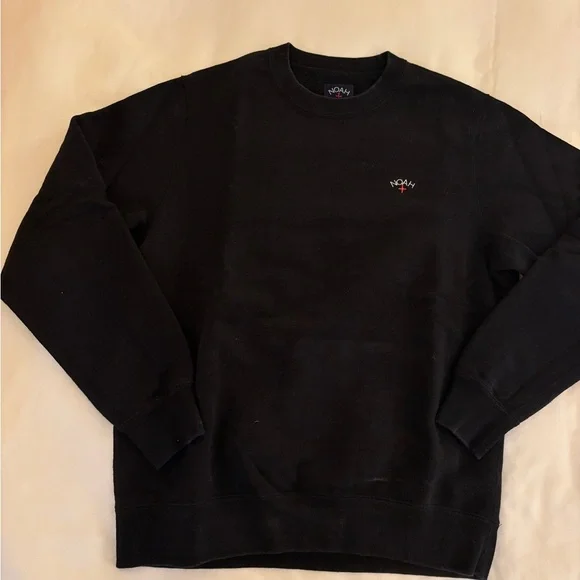 Noah Black Crewneck Sweater for Men Core Classic Crewneck sweatshirt hoodie - Picture 4 of 8